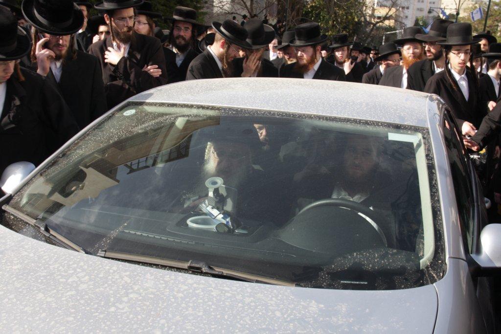 תיעוד ענק: גדולי ישראל בהלווית האדמו"ר מויז'ניץ