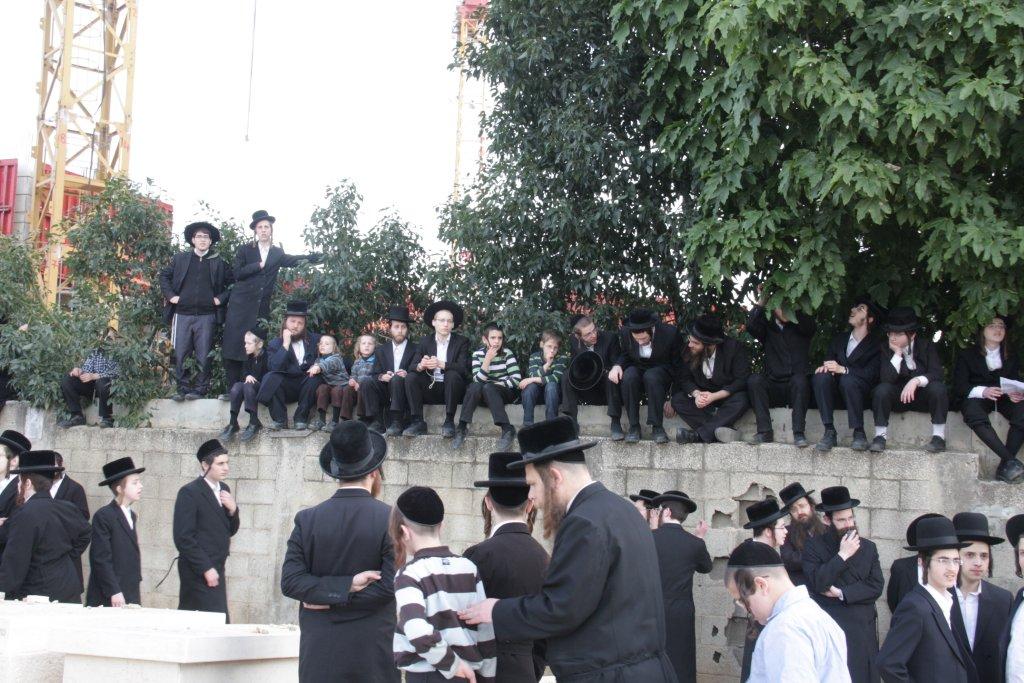 תיעוד ענק: גדולי ישראל בהלווית האדמו"ר מויז'ניץ