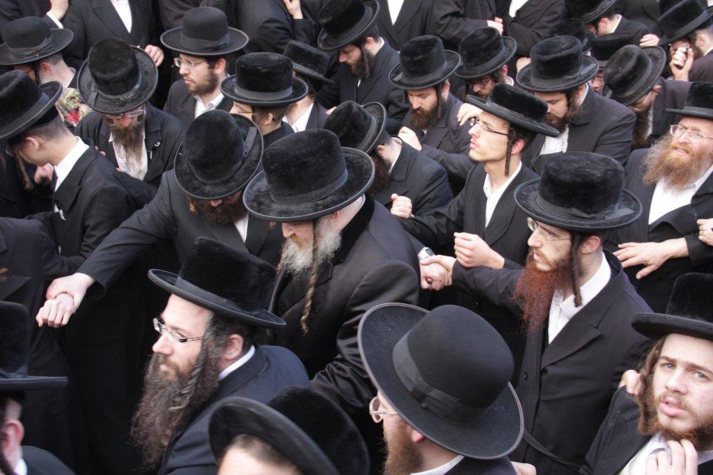 תיעוד ענק: גדולי ישראל בהלווית האדמו"ר מויז'ניץ