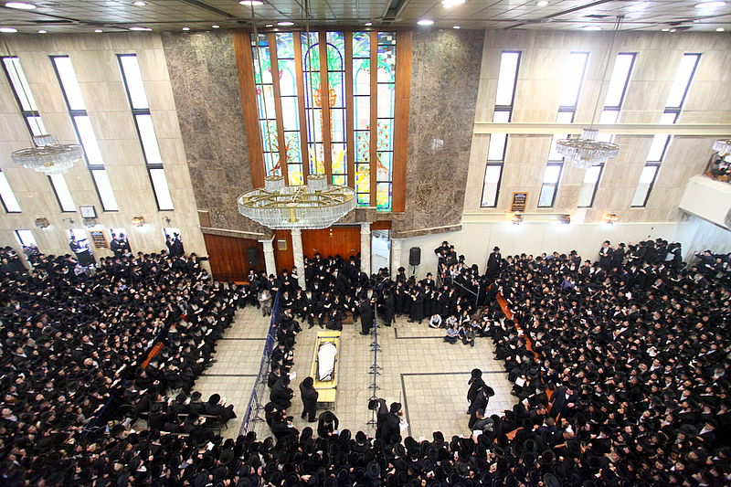 וכל בית ישראל יבכו ● מאה תמונות מהלווית האדמו"ר מויז'ניץ זצ"ל