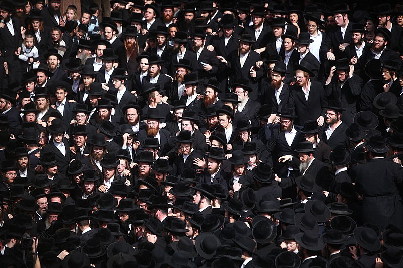 וכל בית ישראל יבכו ● מאה תמונות מהלווית האדמו"ר מויז'ניץ זצ"ל