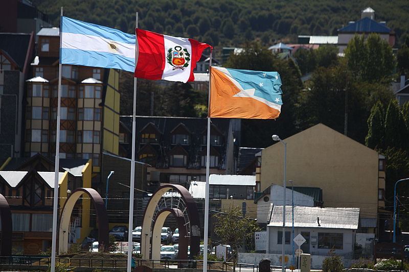 סוף העולם זה כאן: צלם כיכר השבת בתיעוד מ"ארץ האש"