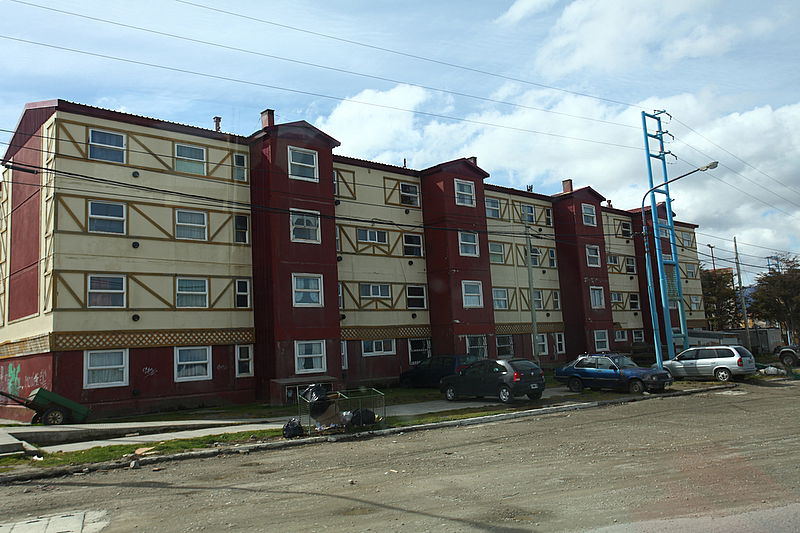 סוף העולם זה כאן: צלם כיכר השבת בתיעוד מ"ארץ האש"