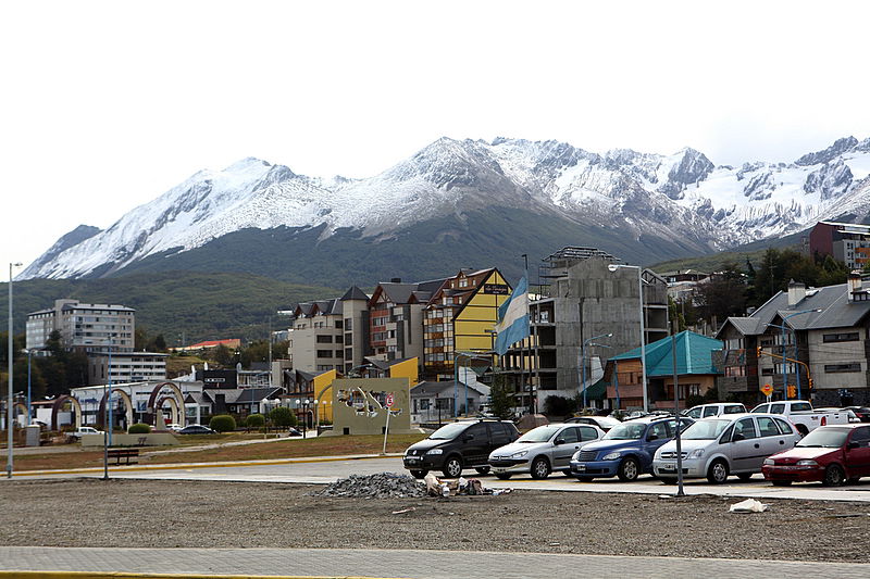 סוף העולם זה כאן: צלם כיכר השבת בתיעוד מ"ארץ האש"