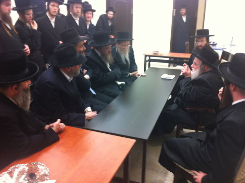 אריה דרעי בויז'ניץ: נזכר בביקור הרב עובדיה יוסף