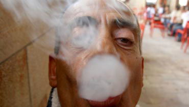 הרוצח המסתורי של המעשנים