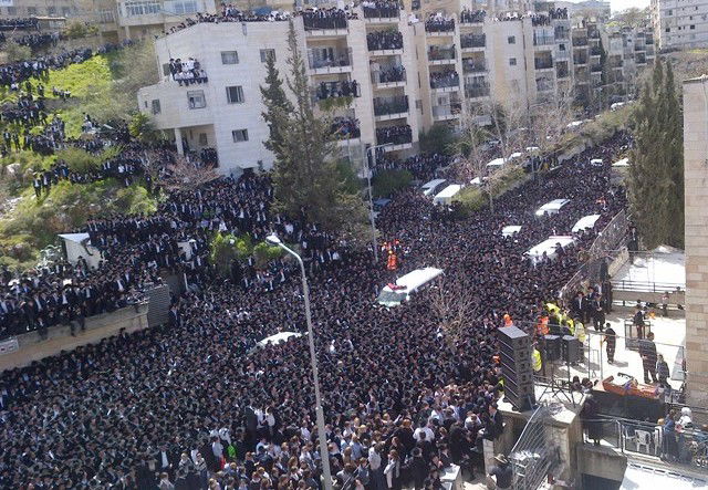 רבבות המלווים
