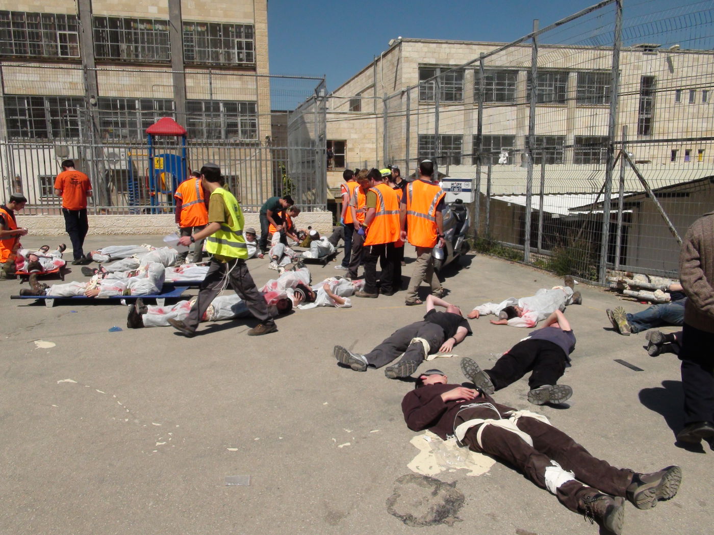 ארבע שנים אחרי הטבח: תרגיל רב  נפגעים בישיבת 'מרכז הרב'