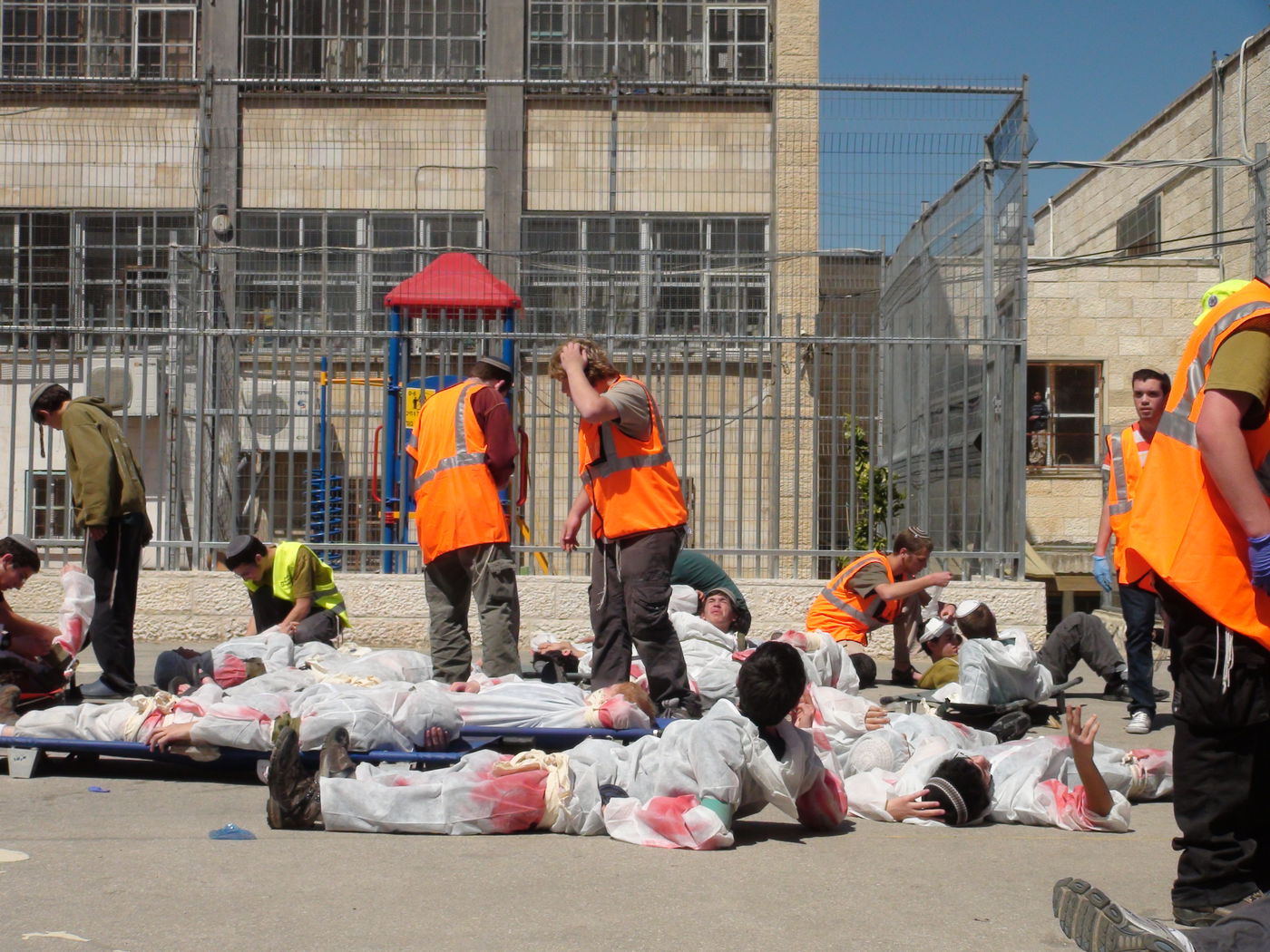 ארבע שנים אחרי הטבח: תרגיל רב  נפגעים בישיבת 'מרכז הרב'
