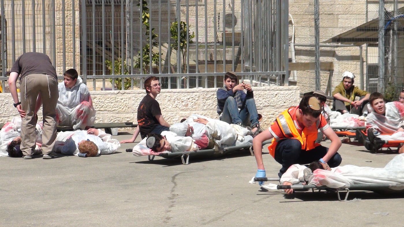 ארבע שנים אחרי הטבח: תרגיל רב  נפגעים בישיבת 'מרכז הרב'