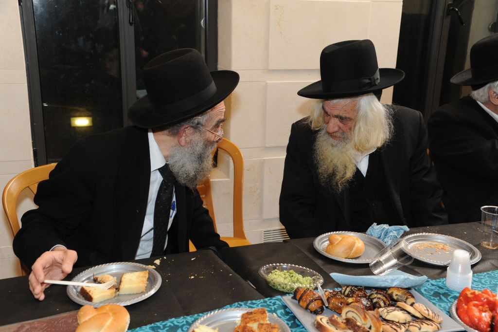 אירוסין לבן הגר"א הכהן דויטש, מראשי ישיבת פוניבז'