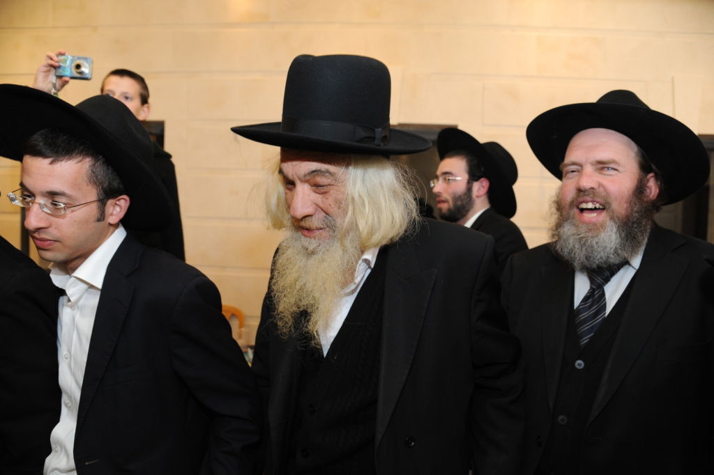 אירוסין לבן הגר"א הכהן דויטש, מראשי ישיבת פוניבז'