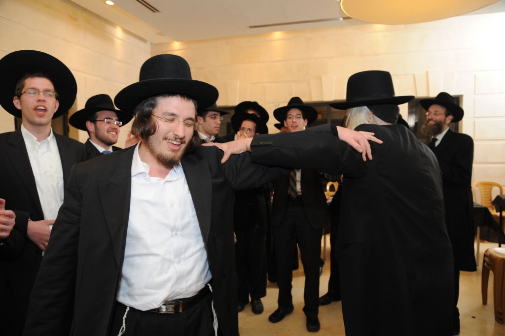 אירוסין לבן הגר"א הכהן דויטש, מראשי ישיבת פוניבז'