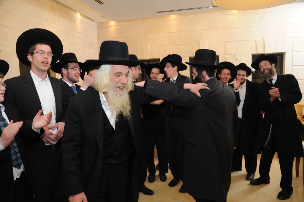 אירוסין לבן הגר"א הכהן דויטש, מראשי ישיבת פוניבז'