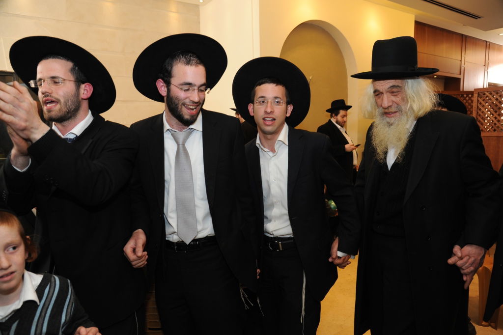 אירוסין לבן הגר"א הכהן דויטש, מראשי ישיבת פוניבז'