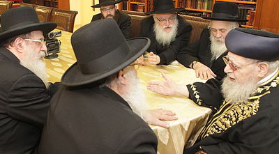 מפגש מפתיע: רבני חב"ד עם מרן רבי עובדיה יוסף