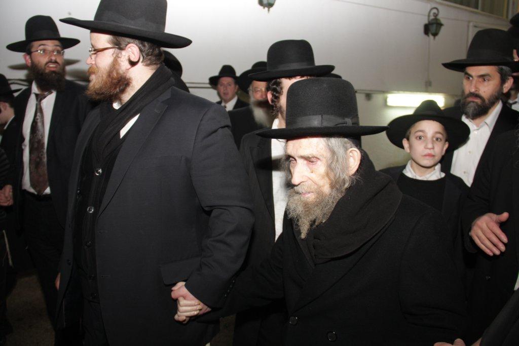 חתונת נינת גדולי הדור: צפו בגלריה