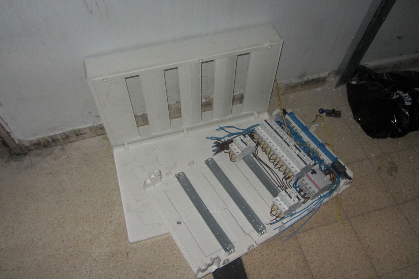 תקרית אלימה בפוניבז': בחור נפצע בינוני