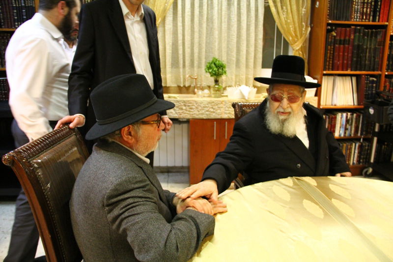 הרב עובדיה לאווה סנדלר: "צריכים לקבל הכל באהבה"