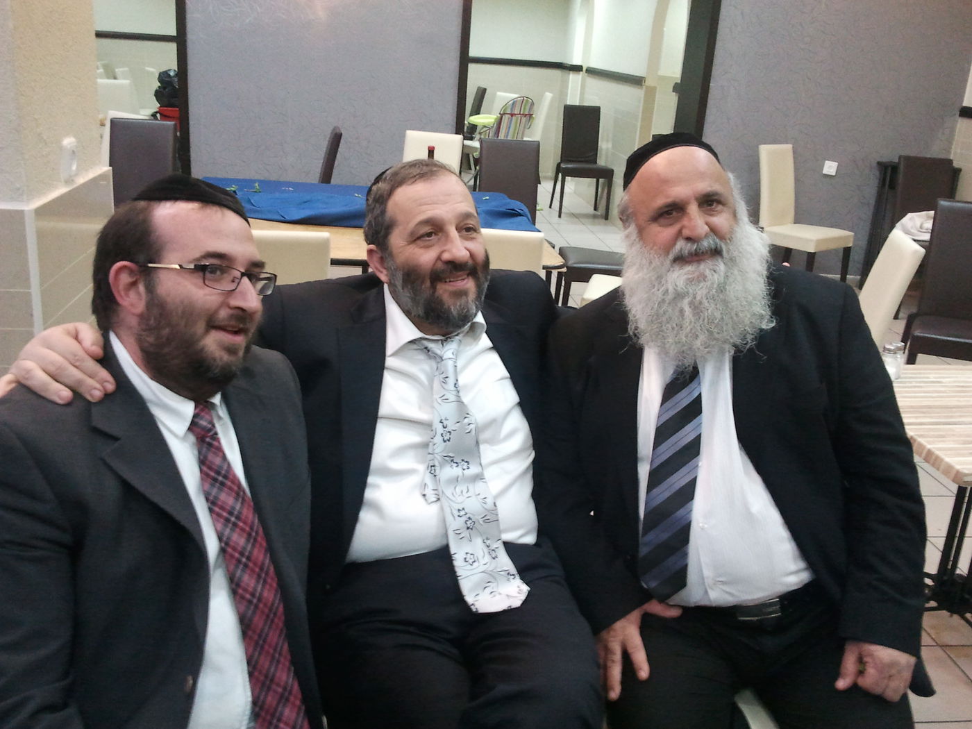 אריה דרעי לא מתרגש ממוטי גילת: "אדם שיש בכוחו להשפיע - צריך לעשות זאת"