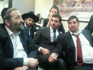 אריה דרעי לא מתרגש ממוטי גילת: "אדם שיש בכוחו להשפיע - צריך לעשות זאת"