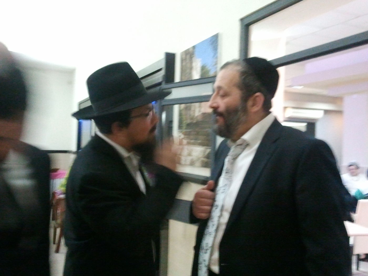 אריה דרעי לא מתרגש ממוטי גילת: "אדם שיש בכוחו להשפיע - צריך לעשות זאת"