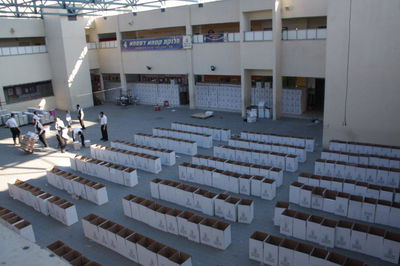 לקראת פסח: מאות סלי מזון חולקו באלעד