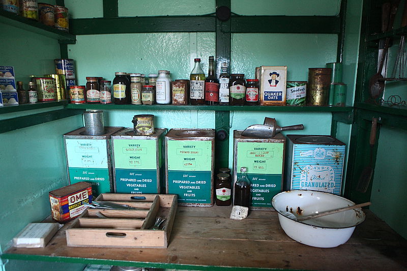 עָמַד עָלֵינוּ לְכַלּוֹתֵנוּ: הבסיס הסודי שהוקם נגד הנאצים