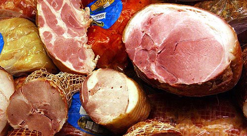 "שולחן עורך", גרסת צה"ל: מצה ונקניק