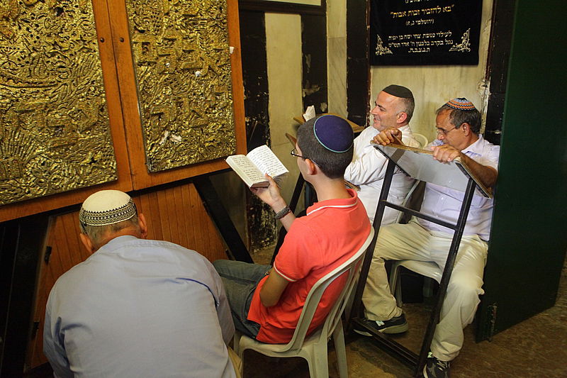 לאחר פינוי "בית המכפלה": המונים באו לחזק את חברון