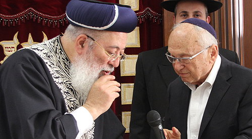 שר המשפטים ערך "הקבלת פני רבו" אצל הרב משה-שלמה עמאר