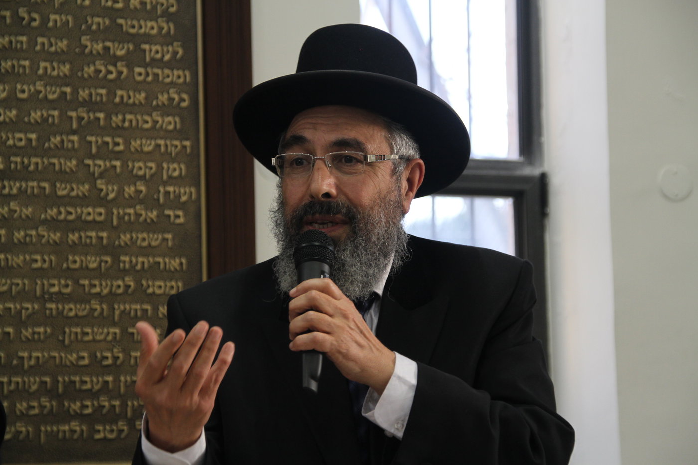 שר המשפטים ערך "הקבלת פני רבו" אצל הרב משה-שלמה עמאר