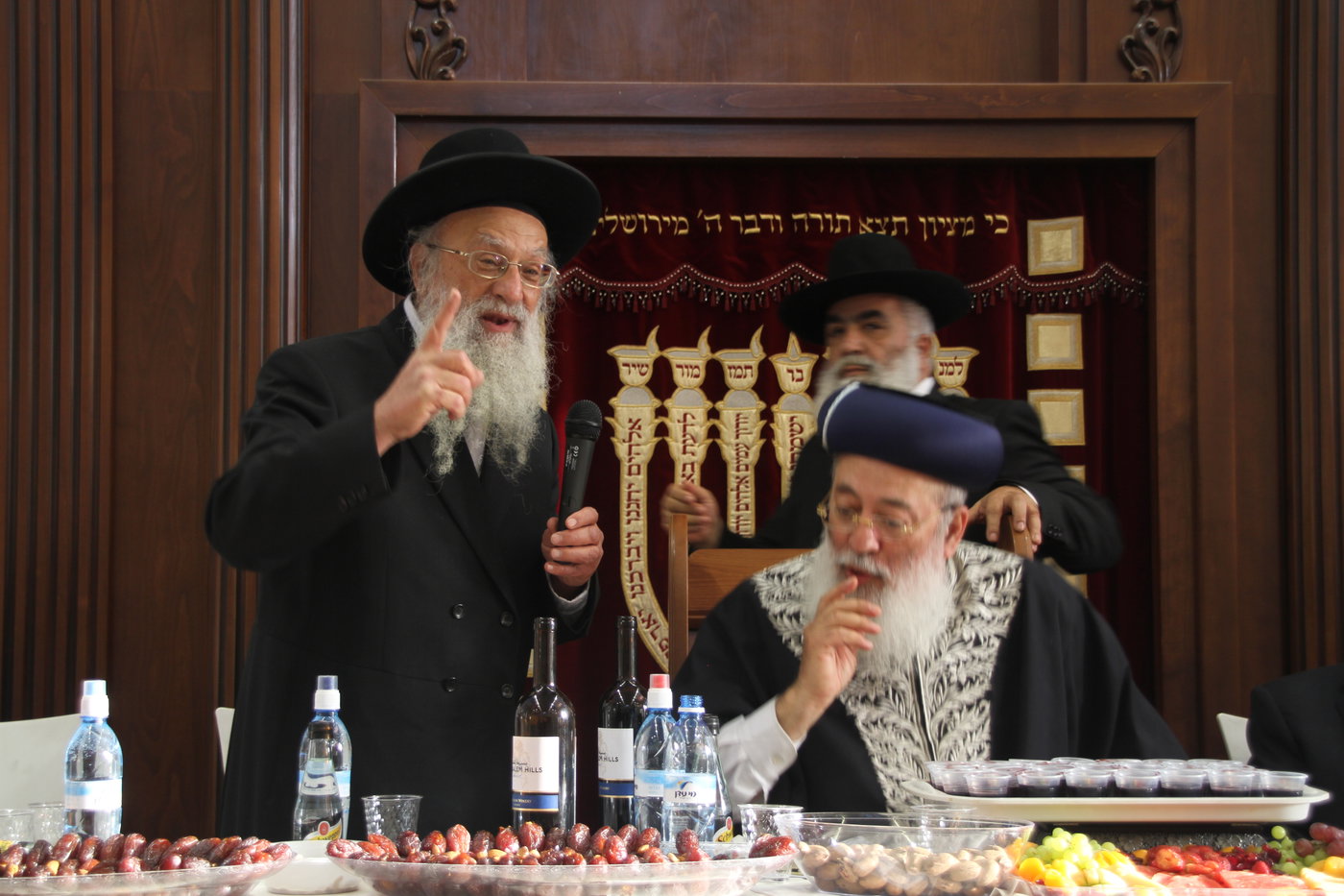 שר המשפטים ערך "הקבלת פני רבו" אצל הרב משה-שלמה עמאר
