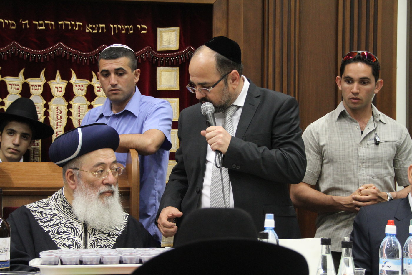 שר המשפטים ערך "הקבלת פני רבו" אצל הרב משה-שלמה עמאר