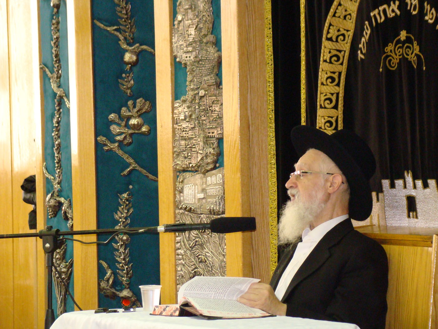 1,000 בני ישיבה בשיעור עם הרב  יעקב יוסף