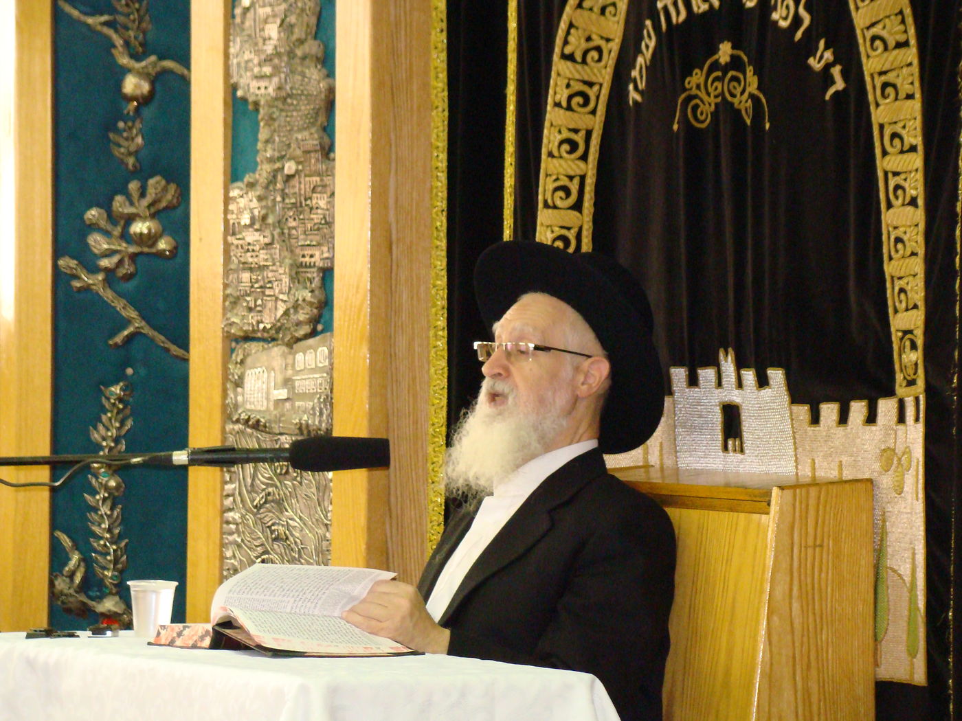 1,000 בני ישיבה בשיעור עם הרב  יעקב יוסף