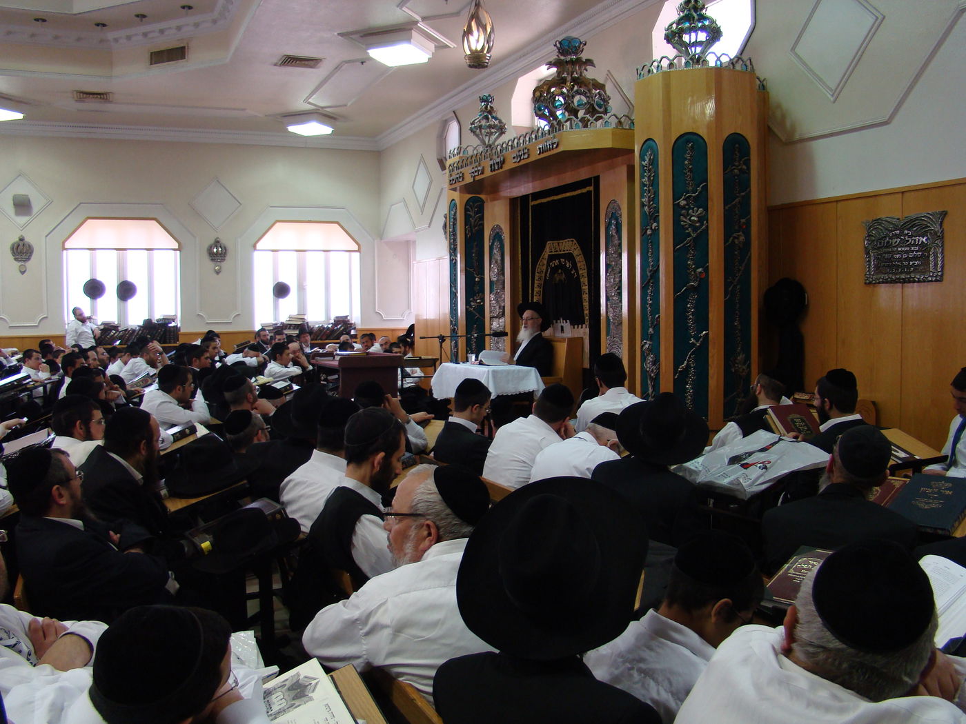1,000 בני ישיבה בשיעור עם הרב  יעקב יוסף