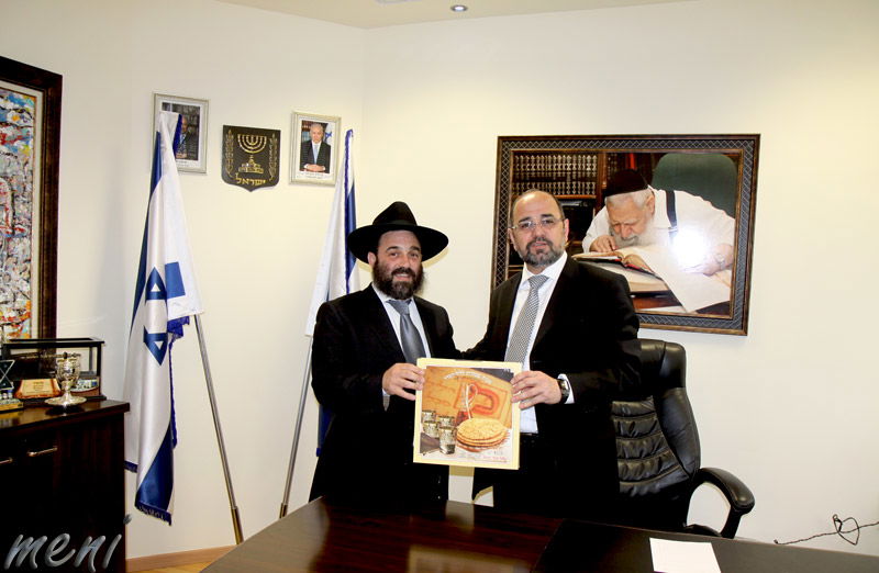 חסידי חב"ד חילקו מצות לשרי הממשלה