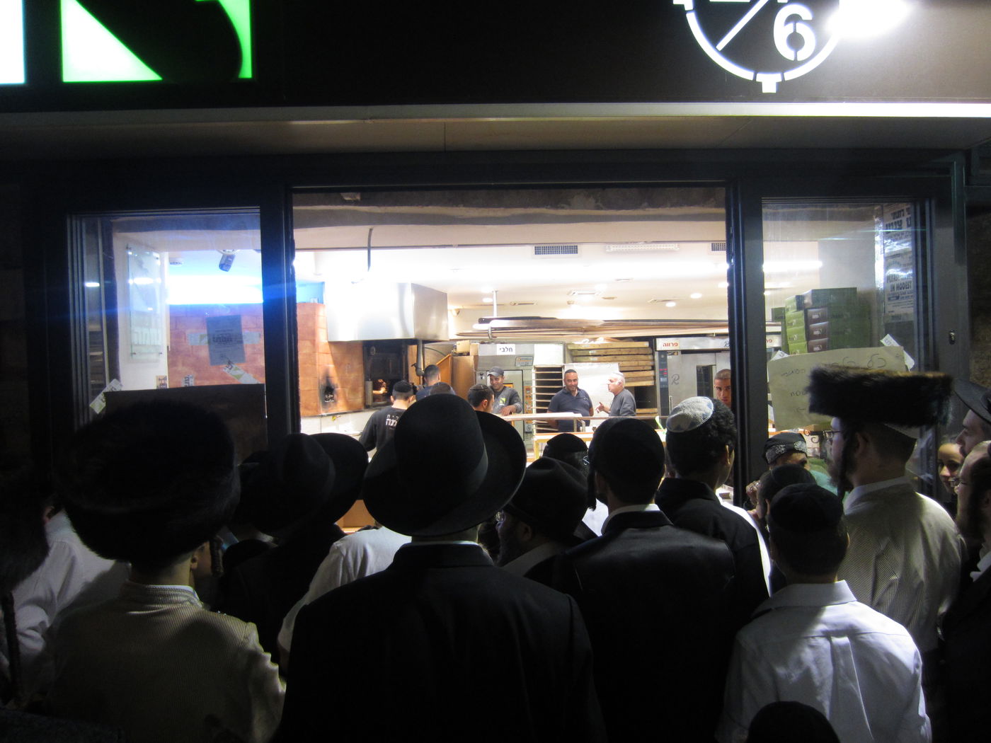 תנור ראשון: צפו בהסתערות על החמץ