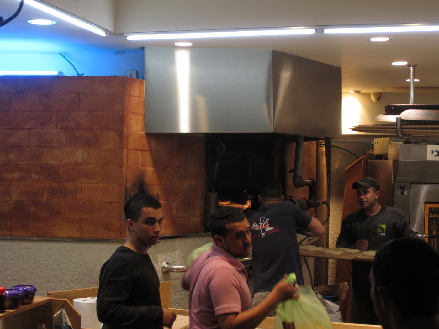 תנור ראשון: צפו בהסתערות על החמץ