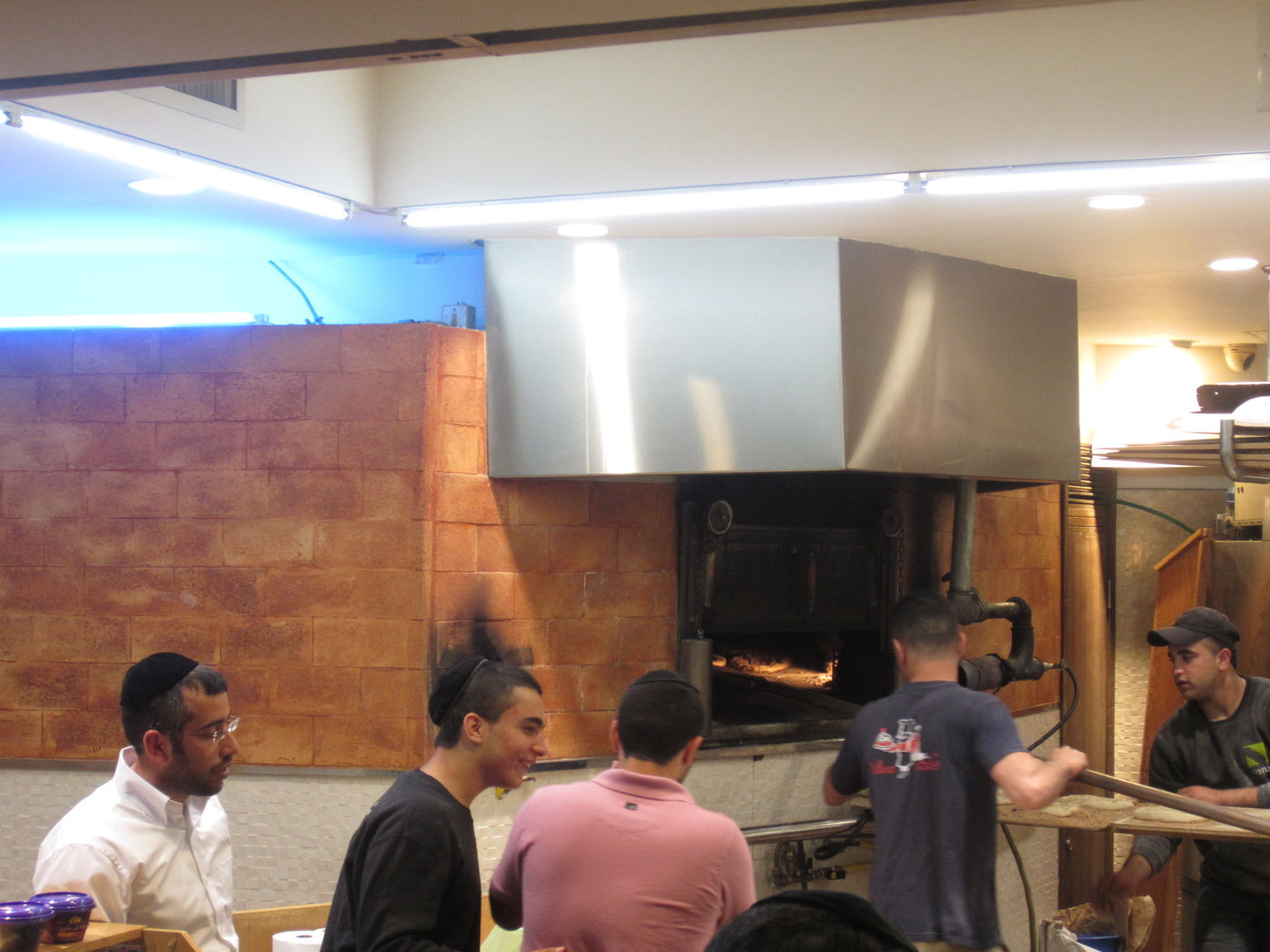 תנור ראשון: צפו בהסתערות על החמץ