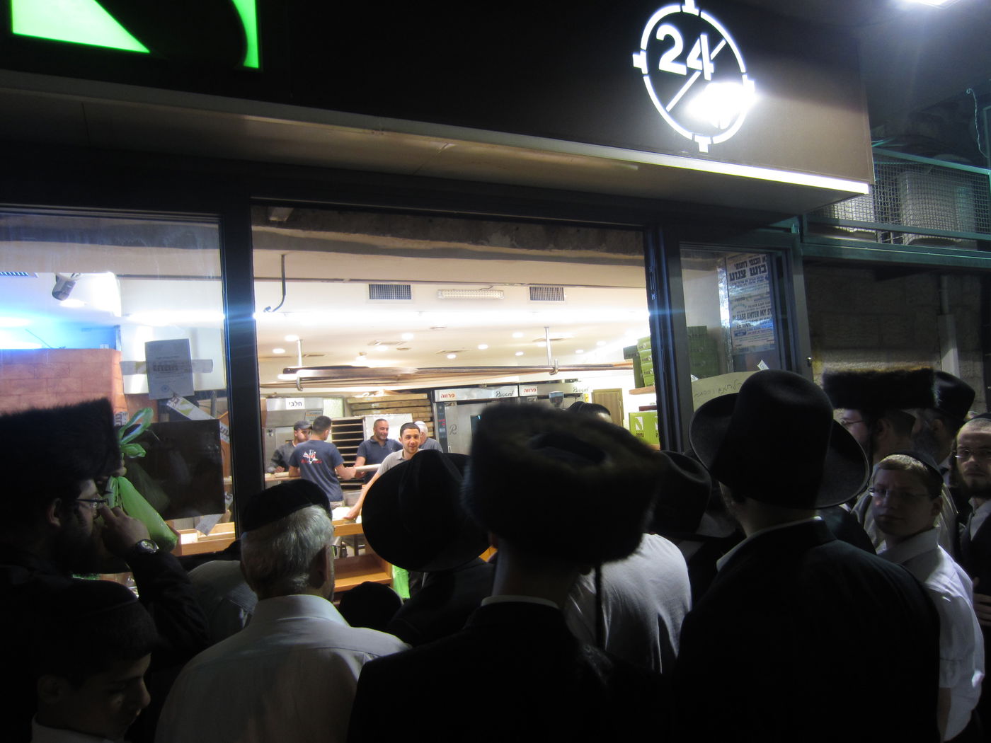 תנור ראשון: צפו בהסתערות על החמץ