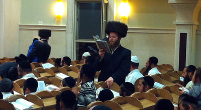 מתפללים ביבנאל, אמש