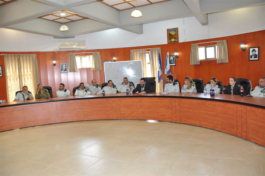 קצינים בכירים בצה"ל סיירו ברחובות העיר בני-ברק