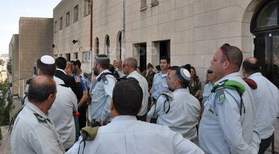 קצינים בכירים בצה"ל סיירו ברחובות העיר בני-ברק