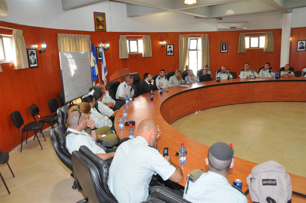 קצינים בכירים בצה"ל סיירו ברחובות העיר בני-ברק