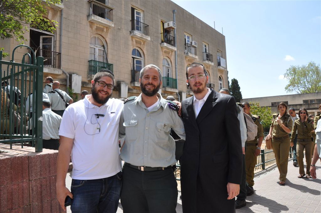 קצינים בכירים בצה"ל סיירו ברחובות העיר בני-ברק