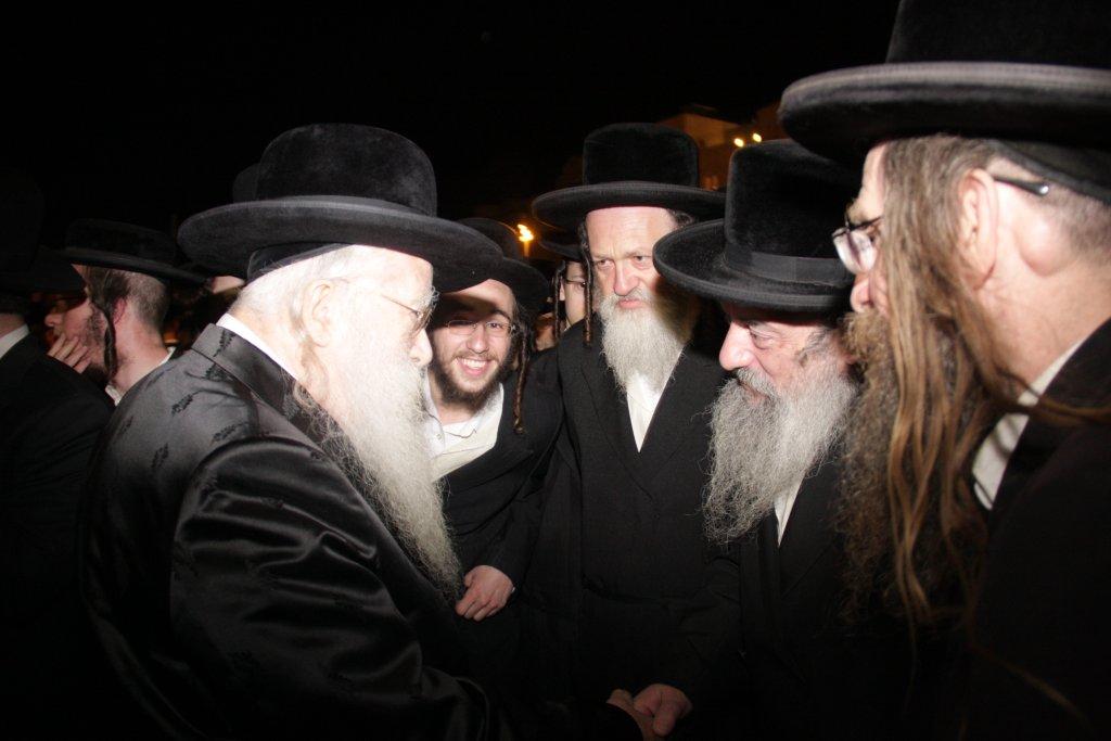 ויז'ניץ לעידן חדש: האדמו"ר התפלל עם החסידים בכותל