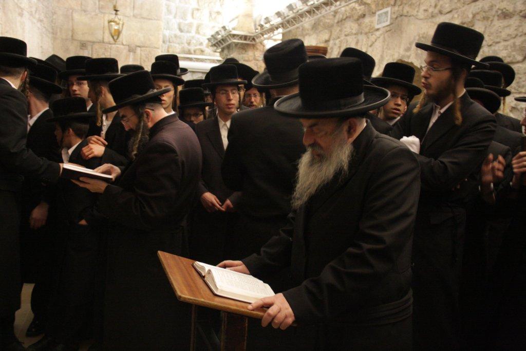 ויז'ניץ לעידן חדש: האדמו"ר התפלל עם החסידים בכותל