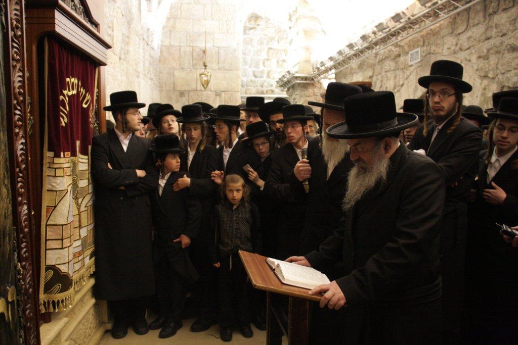 ויז'ניץ לעידן חדש: האדמו"ר התפלל עם החסידים בכותל